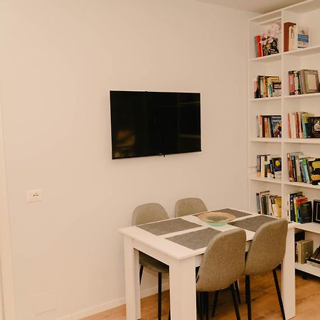 Studio Flat In Heart Of Tirana Exterior foto