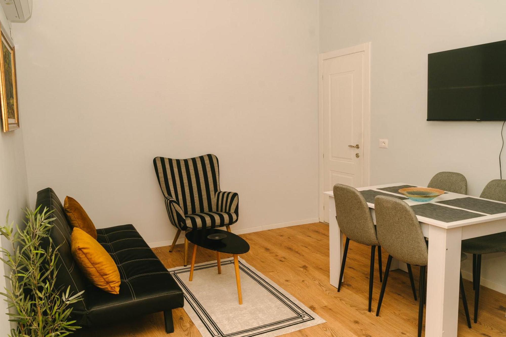 Studio Flat In Heart Of Tirana Exterior foto