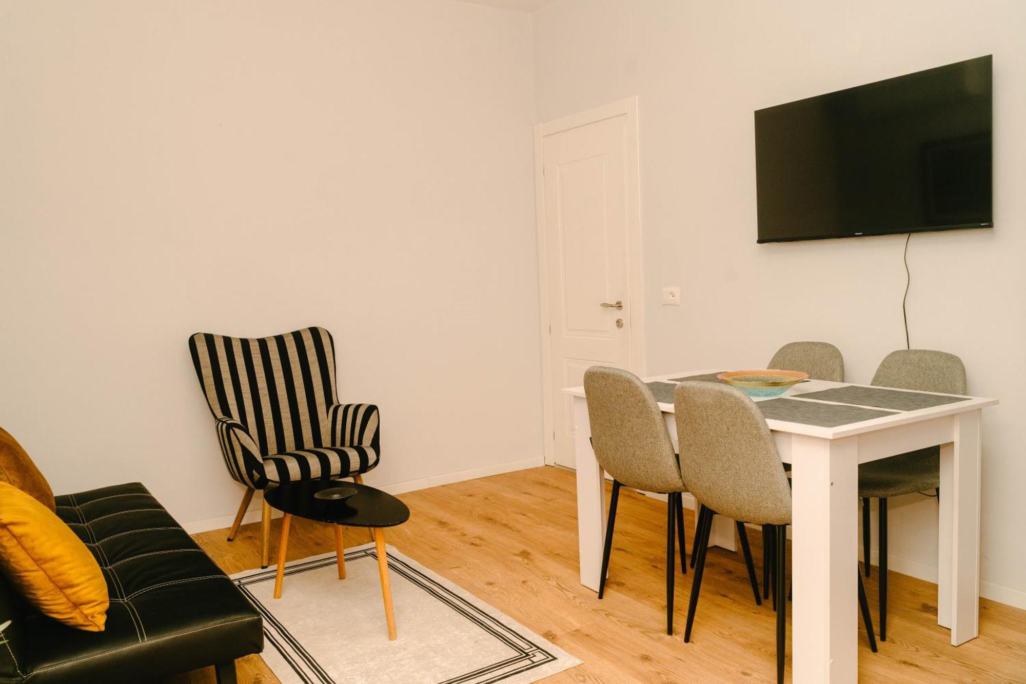 Studio Flat In Heart Of Tirana Exterior foto
